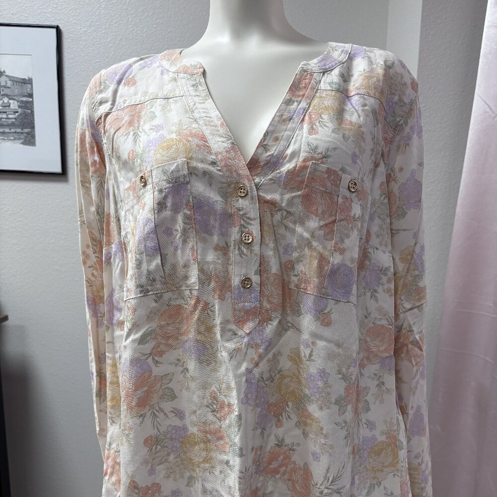 NWT Torrid Floral Blouse - Size Large - Light Pastel Colors